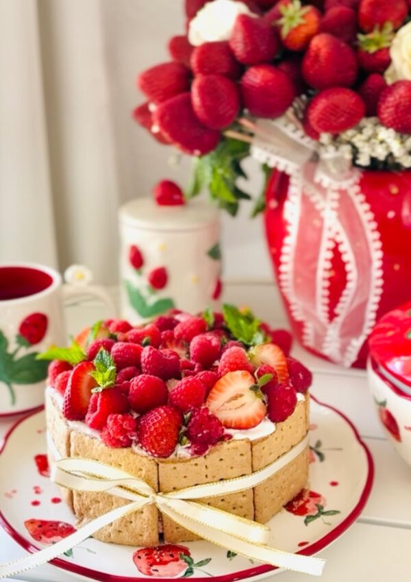 Strawberry / Raspberry Trifle Cake With Puff Pastry